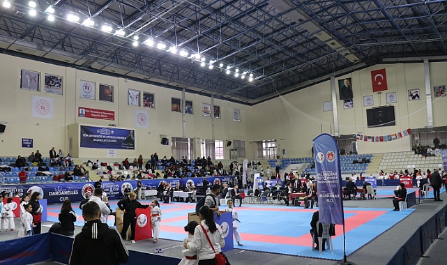 Uluslararası Dardanel Kupası Karate Şampiyonası başladı