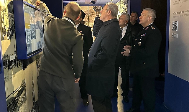 Vali Toraman, “Çanakkale’nin Evlatları” sergisini gezdi
