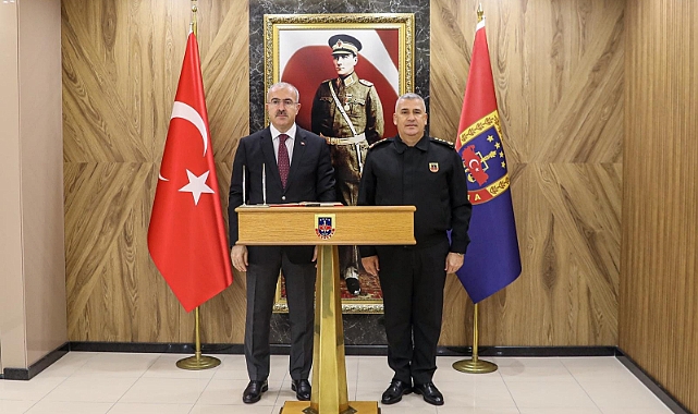 Vali Toraman İl Jandarma Komutanlığında Asayiş Toplantısı gerçekleştirdi