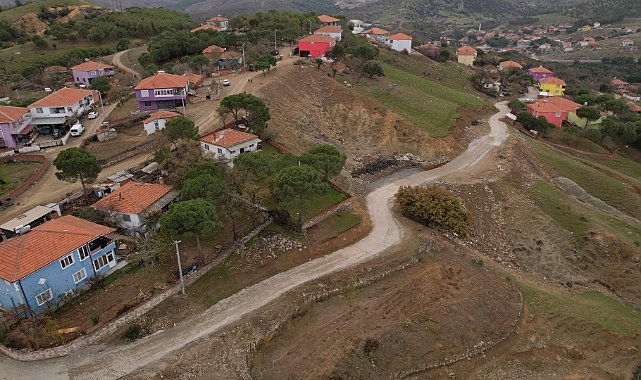 Ayvalık'ta 4 kırsal mahalleye 4 bin metrekare kilit parke taşı döşendi