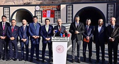 Bakan Uraloğlu, Hakkari-Yüksekova Yolu’ndaki çalışmaları inceledi