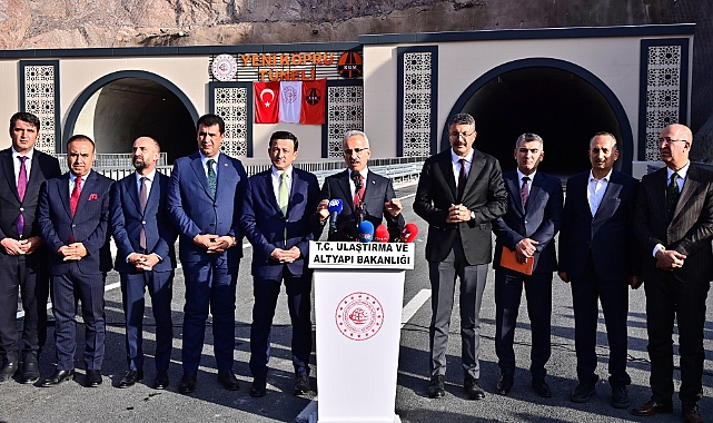 Bakan Uraloğlu, Hakkari-Yüksekova Yolu’ndaki çalışmaları inceledi