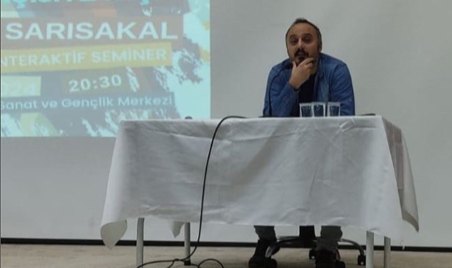 Bir Masa On Sandalye'de aşk konuşuldu
