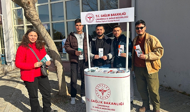 Çanakkale’de Dünya AIDS Günü için farkındalık standları açıldı