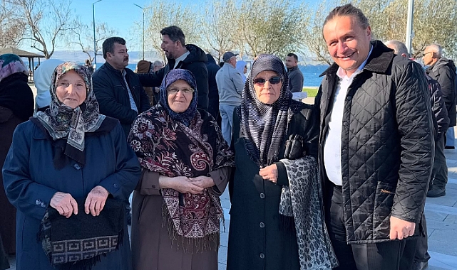 Lapseki’de Umre yolcuları dualarla uğurlandı