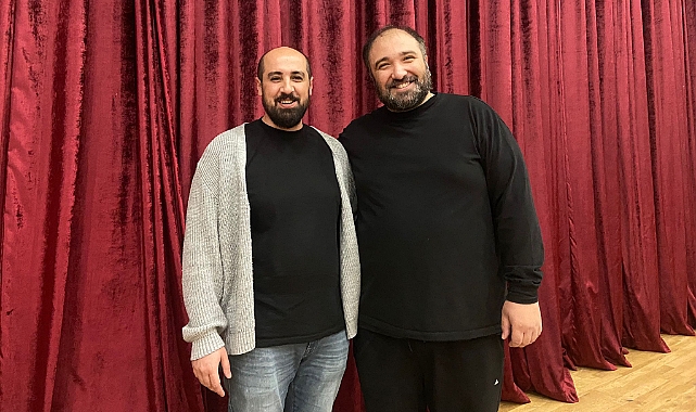 Özgür Turhan “Yenisi” gösterisiyle Çanakkalelilerden tam not aldı