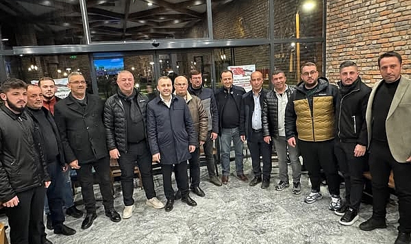 Tınaz Çakırtış, AK Parti Ezine İlçe Gençlik Kolları Başkanlığı görevini tekrar devraldı