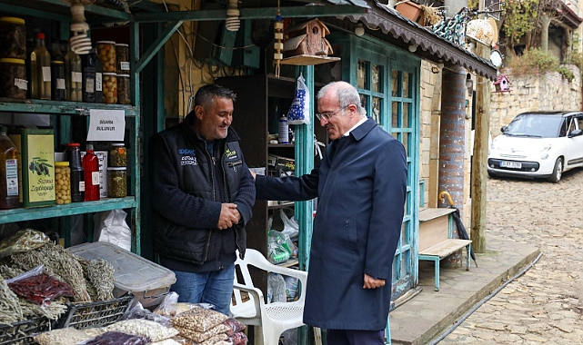 Vali Toraman, Ayvacık'ta esnafı ziyaret etti