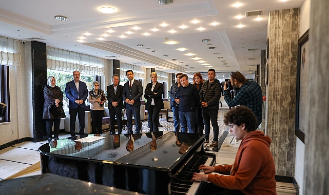 Vali Toraman, Otizm ve Müzik Kış Kampı gala konserine katıldı