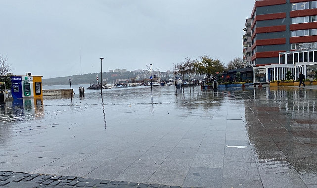 Yağışlı hava kenti esir aldı