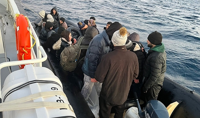 Çanakkale açıklarında 23 düzensiz göçmen yakalandı