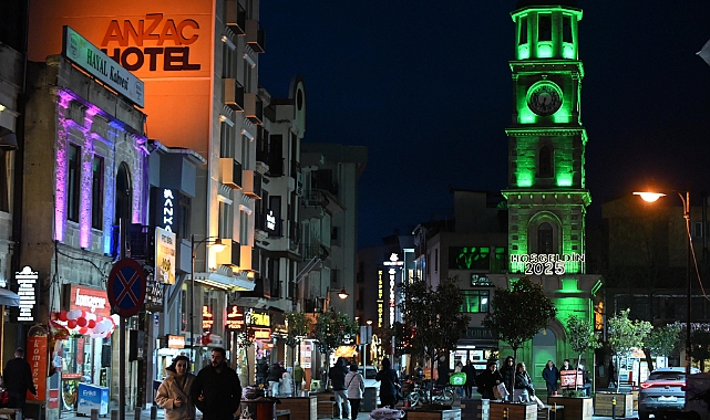 Çanakkale Belediyesi'nden farkındalık için yeşil ışık
