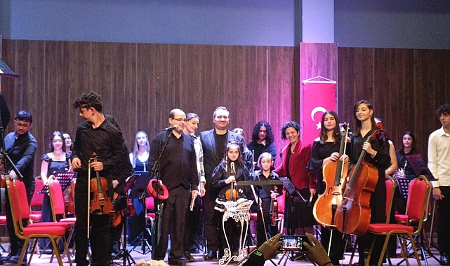 ÇOMÜ Çocuk ve Gençlik Orkestrası'ndan Yeni Yıl Konseri