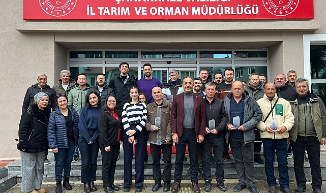 Emekli personellere plaket töreni