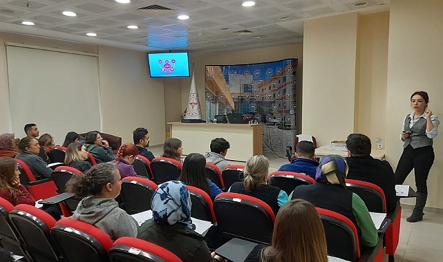 Ezine Devlet Hastanesi'nde iş sağlığı eğitimi