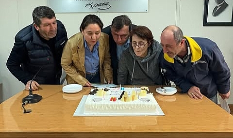 Gökçeada Belediyesi’nden emekliye ayrılan çalışanlar için tören