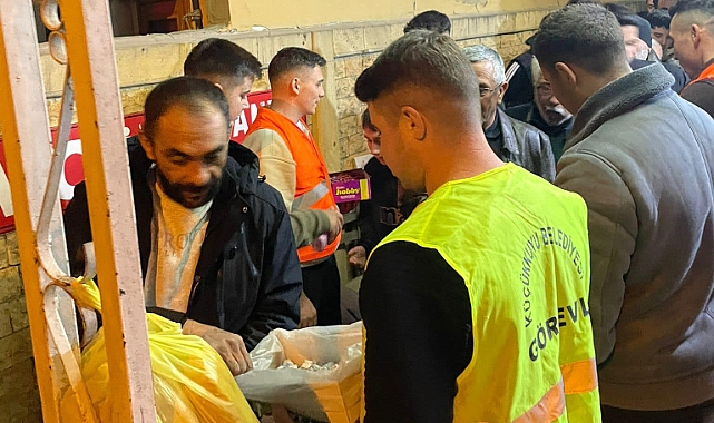 Küçükkuyu’da Miraç Kandili’nde lokum ve gül suyu ikramı