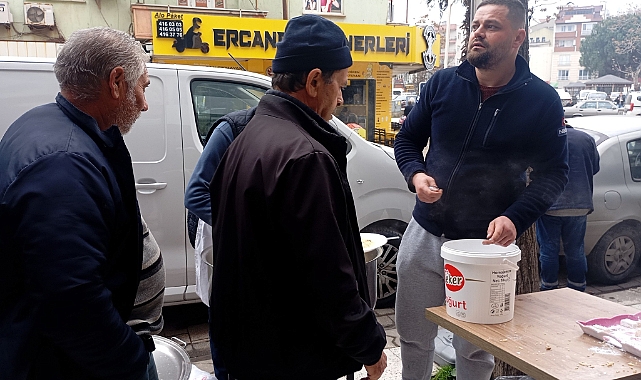 Peker Yapı Market’ten pilav ikramı