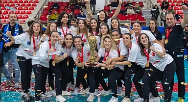 17 Çanakkale Spor Kulübü Kadınlar 2. Lig şampiyonu oldu!