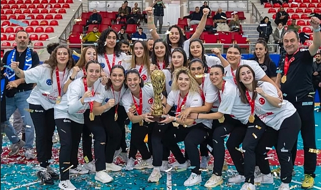 17 Çanakkale Spor Kulübü Kadınlar 2. Lig şampiyonu oldu!