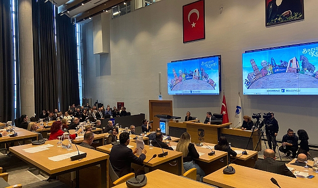 Av. Emirhan Şahbaz; "22 senedir eleştirdiğiniz iktidar gibi davranan belediye başkanınızdan haberiniz var mı?"