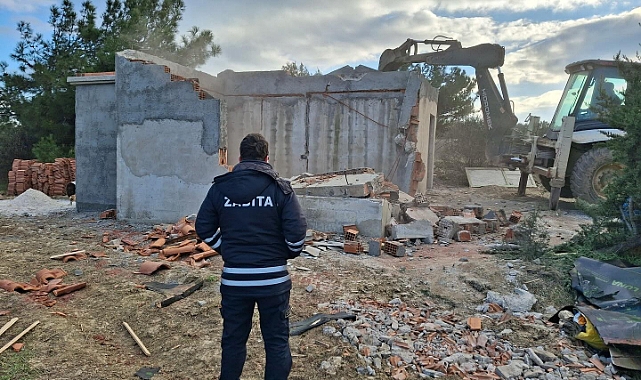 Bozcaada Belediyesi'nden kaçak yapılarla mücadele