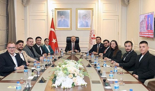 Bülent Turan: "Yenilenme ve gelişme ancak genç beyinlerin gayretiyle sağlanacaktır"