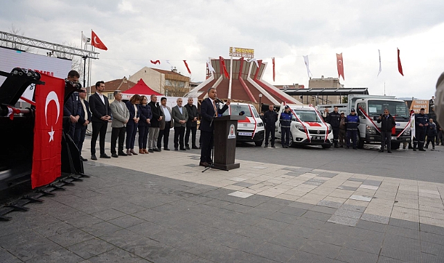 Çan Belediyesi yeni araçlarını tanıttı