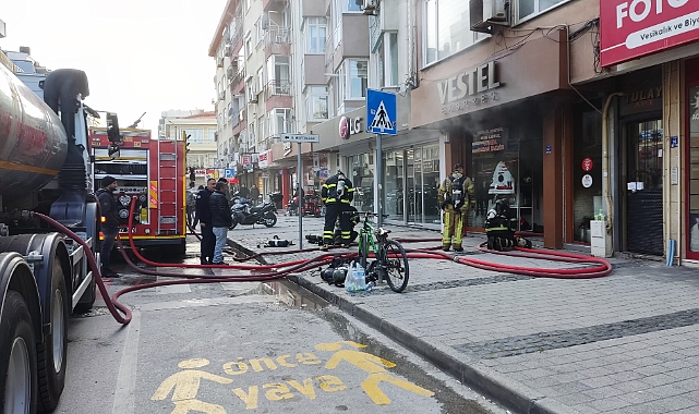Çanakkale'de Vestel mağazasında yangın paniği