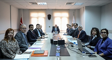 Çanakkale Valiliği'nde ruhsatsız konaklama tesislerine yönelik denetim toplantısı
