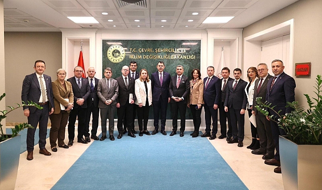 CHP heyeti deprem tedbirleri hakkında Bakan Kurum’u ziyaret etti