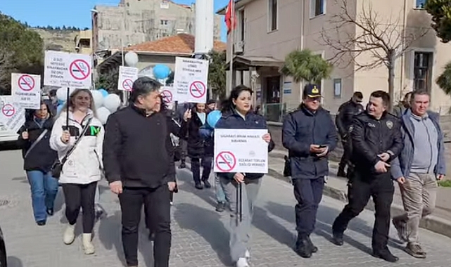 Eceabat’ta 9 Şubat Sigarayı Bırakma Günü yürüyüşü