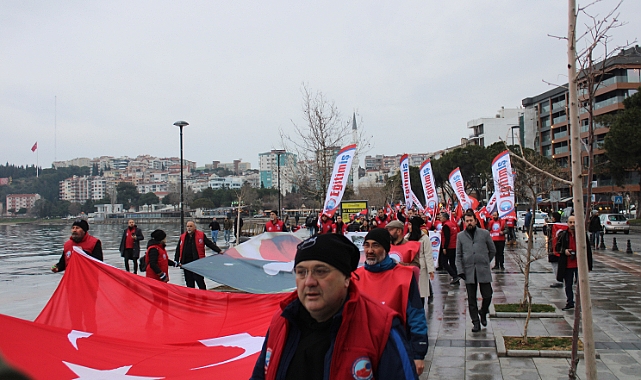 Eğitim-İş Sendikası'nın 'Cumhuriyet ve Emek Yürüyüşü' Çanakkale'ye ulaştı