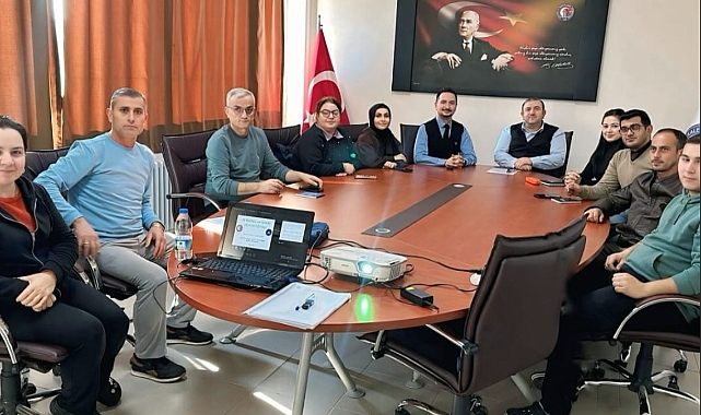 Ezine MYO’da personel ve işyeri hijyeni eğitimi verildi