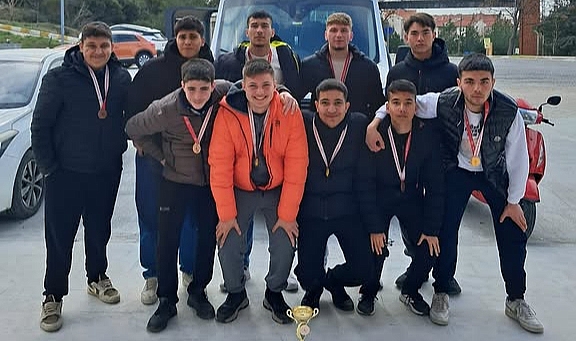 Fernur Sözen Anadolu Lisesi öğrencilerinden büyük başarı