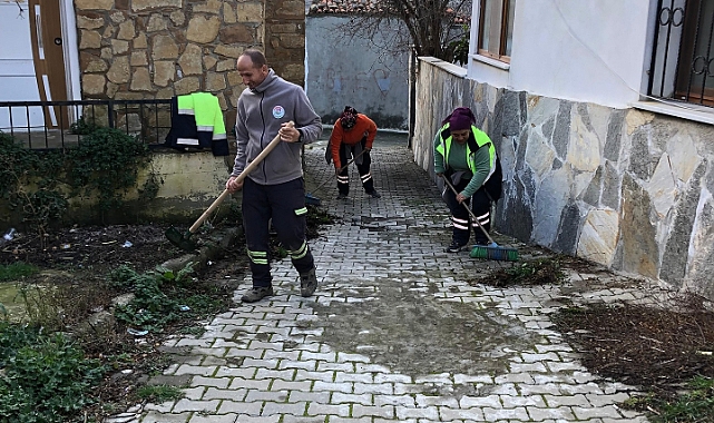 Gökçeada Belediyesi'nden sokak temizliği