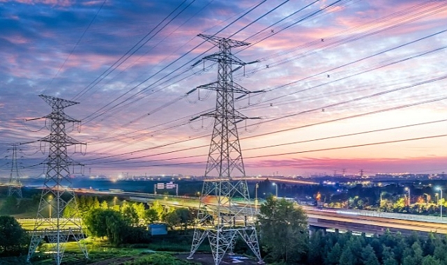 IEA: Enerji bazlı sektörler genişledikçe küresel elektrik talebinin hızlanması bekleniyor