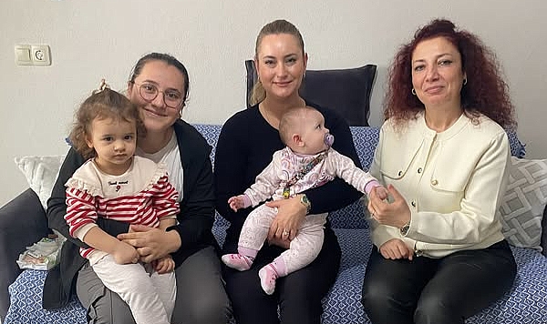 Lapseki Belediyesi'nden yeni doğan bebeklere ziyaret