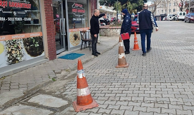 Lapseki’de kamusal alanlarda düzenleme çalışmaları sürüyor