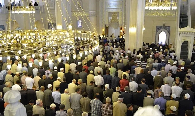 Ramazan ayına günler kaldı İlk teravih namazı ne zaman kılınacak?