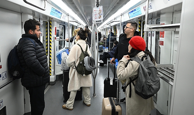 Türkiye'nin en hızlı metrosu yolcu rekoru kırdı