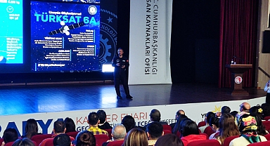 Türkiye'nin İlk Astronotu Alper Gezeravcı Çanakkale'de Üniversite Öğrencileriyle Buluştu