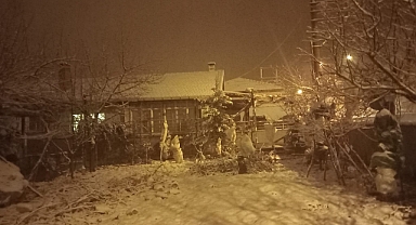 Yenice'de kar yağışı etkisini arttırdı