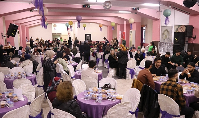 AK Parti Çanakkale Teşkilatı Birlik Vakfı’nın iftar programında buluştu