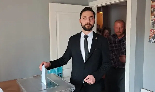 Alpcan Dikili yeniden İlçe Başkanı oldu