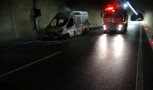Assos Tüneli'nde ambulans alev aldı