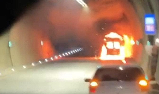 Assos ve Troya Tünellerinde seyir halindeki Ambulans alev aldı
