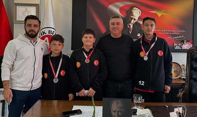 Ayvacık Belediyespor Güreş Takımı'ndan büyük başarı