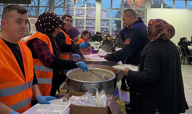 Ayvacık'ta iftar çadırı kuruldu