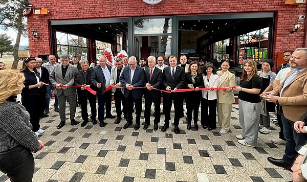 Bayramiç’te Debboy Kafe açıldı